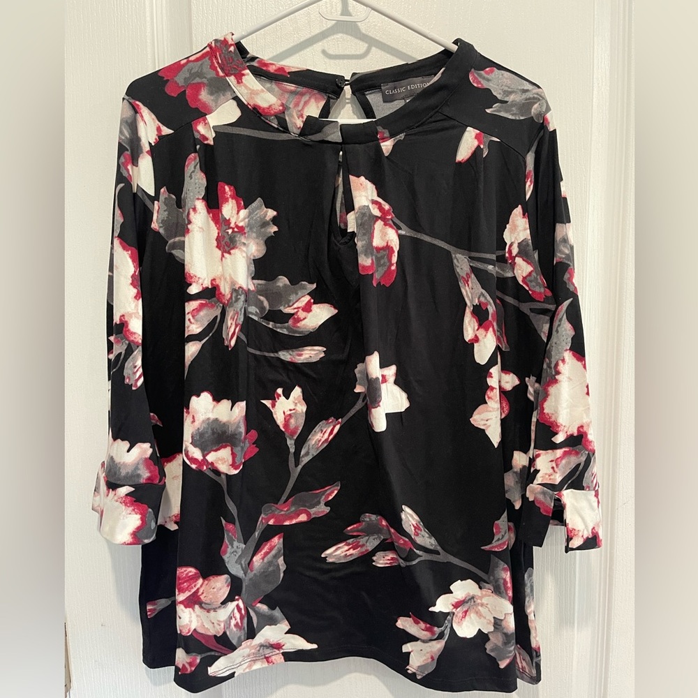 Floral shirt with 3/4 length sleeve